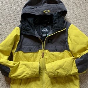 Men’s Oakley insulated jacket size L